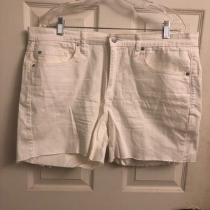 Universal thread white distressed shorts